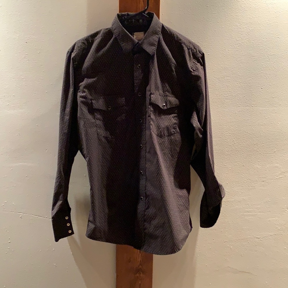 Wrangler pearl snap, men’s medium, great condition.